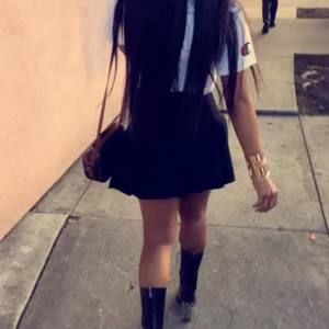 Meet your Posher, Whitney